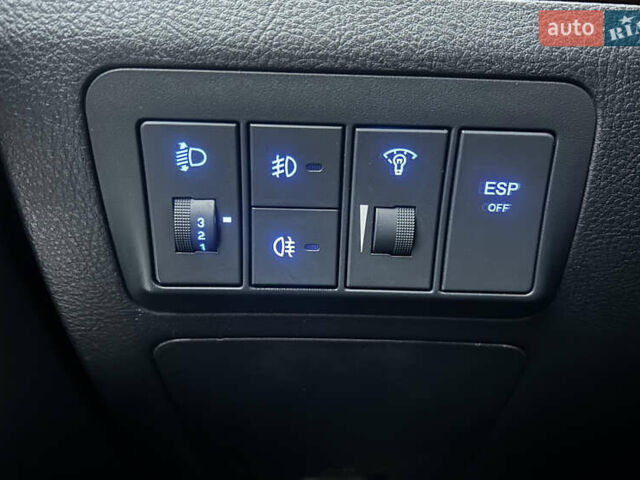 Сірий Хендай Санта Фе, об'ємом двигуна 2.2 л та пробігом 269 тис. км за 9990 $, фото 55 на Automoto.ua