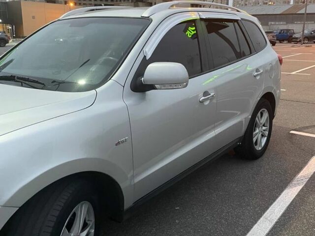 Серый Хендай Санта Фе, объемом двигателя 2 л и пробегом 270 тыс. км за 12000 $, фото 7 на Automoto.ua