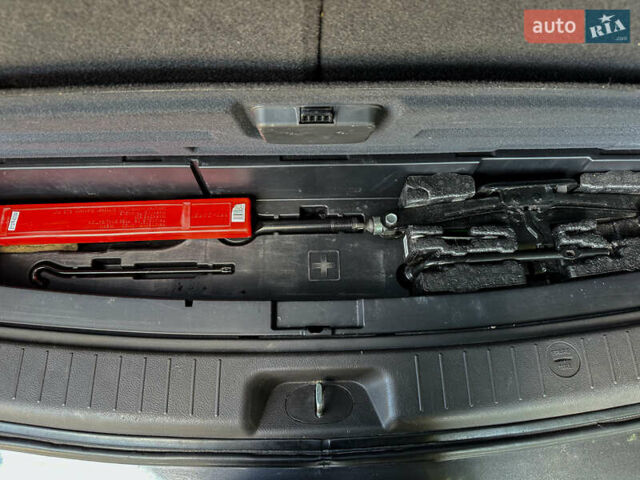 Серый Хендай Санта Фе, объемом двигателя 2.2 л и пробегом 229 тыс. км за 11900 $, фото 95 на Automoto.ua
