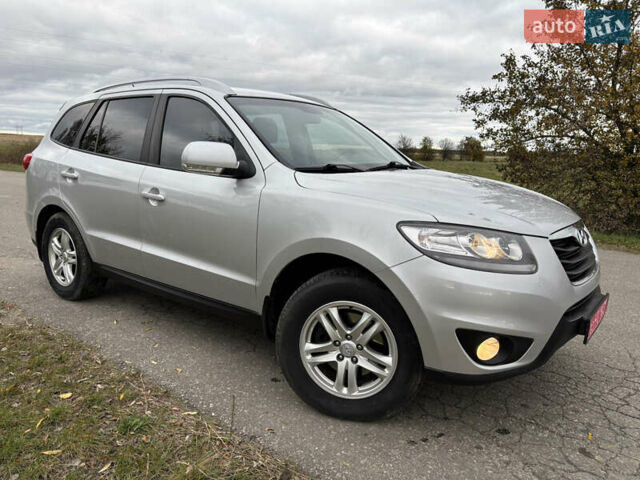 Серый Хендай Санта Фе, объемом двигателя 2.2 л и пробегом 262 тыс. км за 12500 $, фото 5 на Automoto.ua
