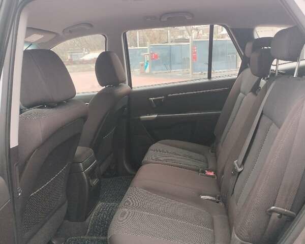 Серый Хендай Санта Фе, объемом двигателя 2.36 л и пробегом 140 тыс. км за 9900 $, фото 18 на Automoto.ua