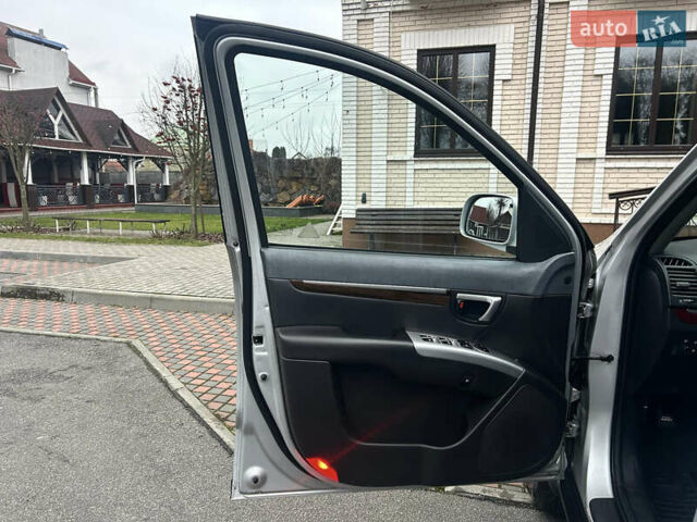 Сірий Хендай Санта Фе, об'ємом двигуна 2.2 л та пробігом 269 тис. км за 9990 $, фото 59 на Automoto.ua