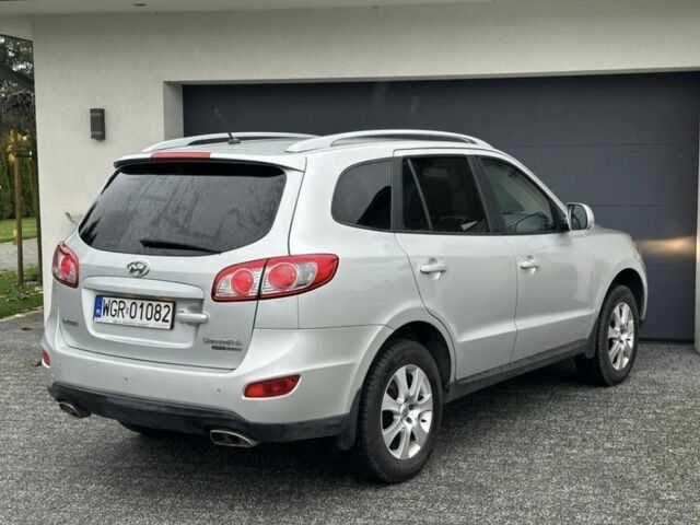 Серый Хендай Санта Фе, объемом двигателя 0 л и пробегом 220 тыс. км за 4449 $, фото 2 на Automoto.ua