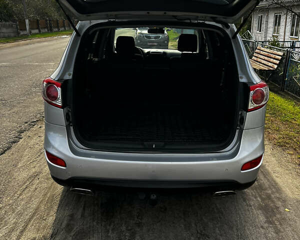 Серый Хендай Санта Фе, объемом двигателя 2.2 л и пробегом 235 тыс. км за 12900 $, фото 13 на Automoto.ua