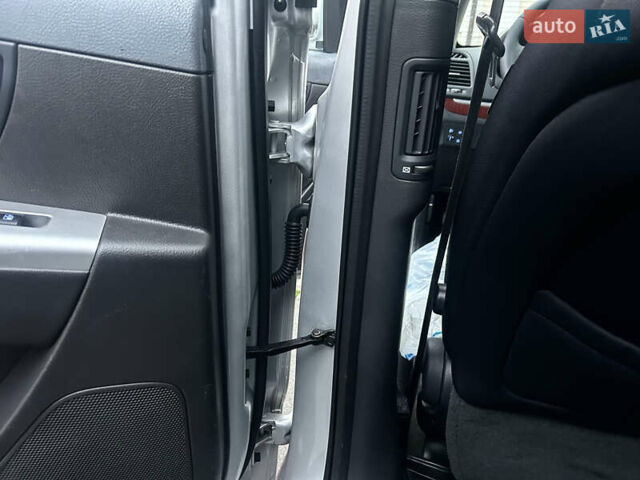 Сірий Хендай Санта Фе, об'ємом двигуна 2.2 л та пробігом 269 тис. км за 9990 $, фото 58 на Automoto.ua