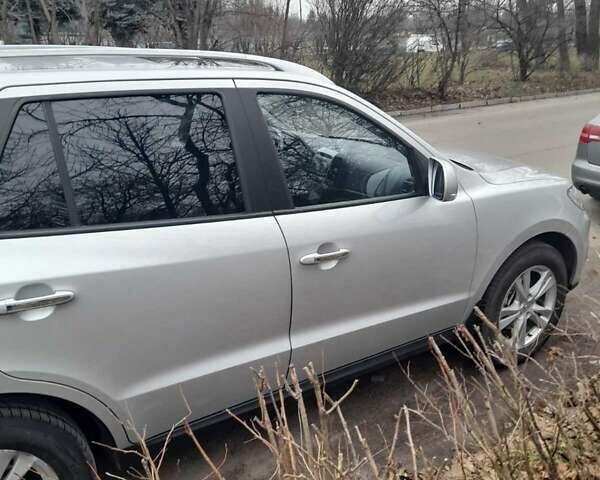 Сірий Хендай Санта Фе, об'ємом двигуна 2.2 л та пробігом 278 тис. км за 12500 $, фото 9 на Automoto.ua