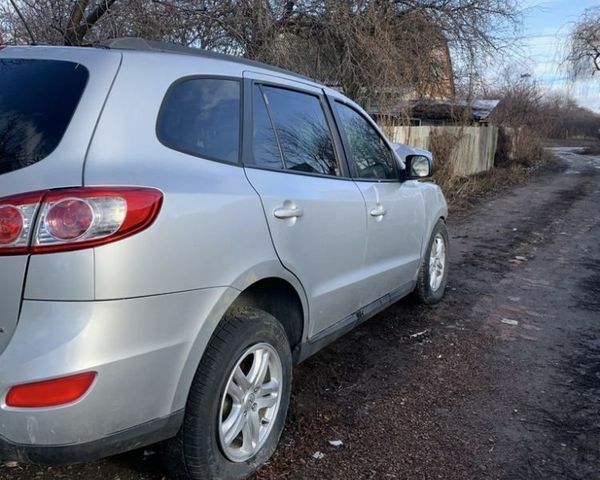 Серый Хендай Санта Фе, объемом двигателя 2.4 л и пробегом 150 тыс. км за 1500 $, фото 1 на Automoto.ua