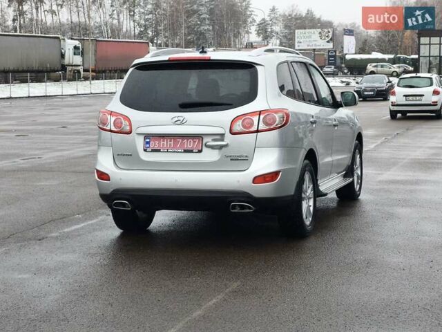 Серый Хендай Санта Фе, объемом двигателя 2.2 л и пробегом 258 тыс. км за 10950 $, фото 9 на Automoto.ua