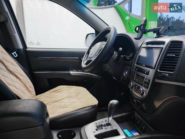 Серый Хендай Санта Фе, объемом двигателя 2.2 л и пробегом 202 тыс. км за 13999 $, фото 30 на Automoto.ua