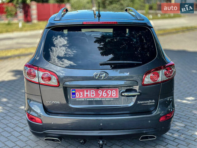 Серый Хендай Санта Фе, объемом двигателя 2.2 л и пробегом 229 тыс. км за 11900 $, фото 28 на Automoto.ua