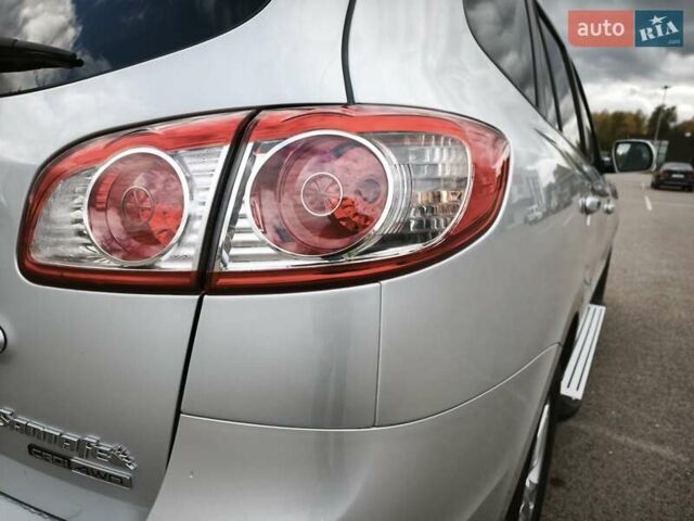 Серый Хендай Санта Фе, объемом двигателя 2.2 л и пробегом 258 тыс. км за 11450 $, фото 24 на Automoto.ua