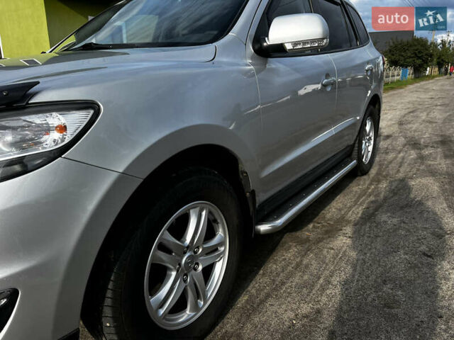 Серый Хендай Санта Фе, объемом двигателя 2.2 л и пробегом 235 тыс. км за 12900 $, фото 42 на Automoto.ua