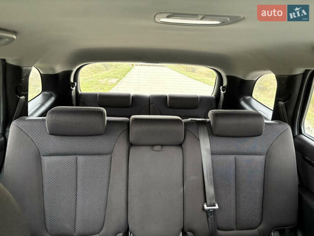 Серый Хендай Санта Фе, объемом двигателя 2.2 л и пробегом 262 тыс. км за 12500 $, фото 22 на Automoto.ua