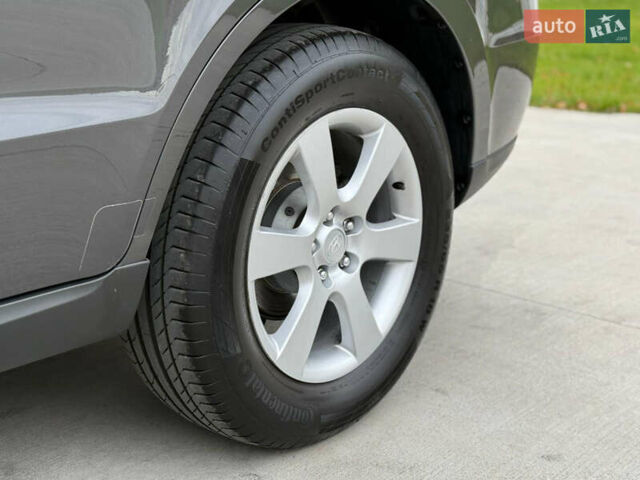 Серый Хендай Санта Фе, объемом двигателя 2.2 л и пробегом 193 тыс. км за 14900 $, фото 9 на Automoto.ua