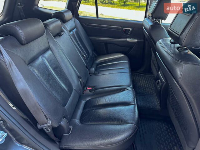 Серый Хендай Санта Фе, объемом двигателя 2.2 л и пробегом 229 тыс. км за 11900 $, фото 99 на Automoto.ua