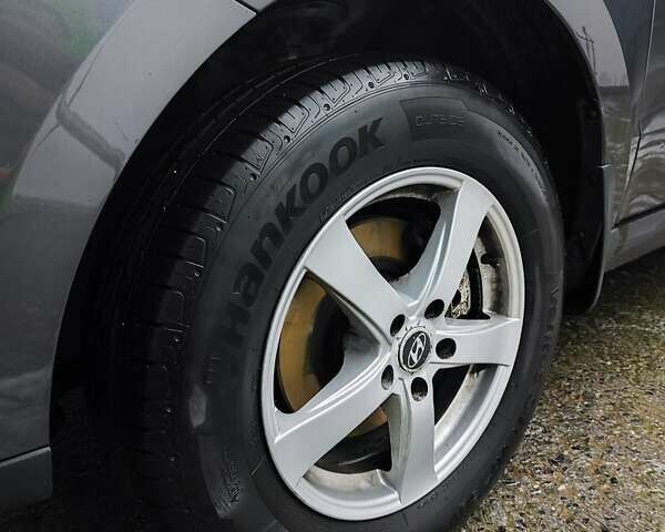 Серый Хендай Санта Фе, объемом двигателя 2.2 л и пробегом 202 тыс. км за 13999 $, фото 70 на Automoto.ua