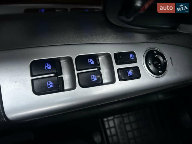 Сірий Хендай Санта Фе, об'ємом двигуна 2.2 л та пробігом 269 тис. км за 9990 $, фото 46 на Automoto.ua