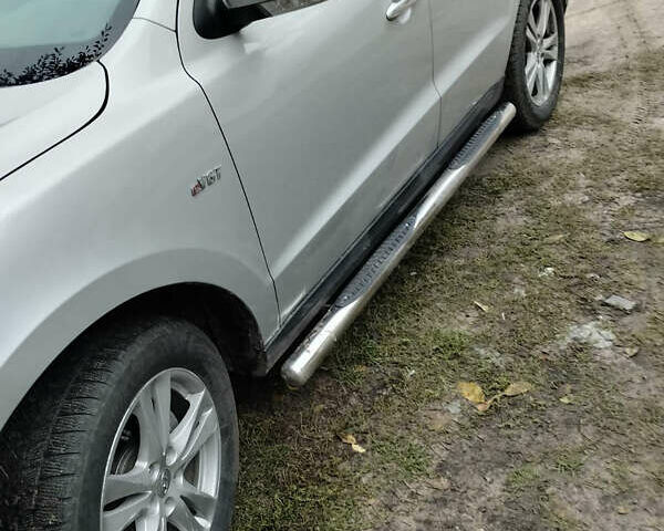 Серый Хендай Санта Фе, объемом двигателя 2 л и пробегом 271 тыс. км за 10950 $, фото 3 на Automoto.ua