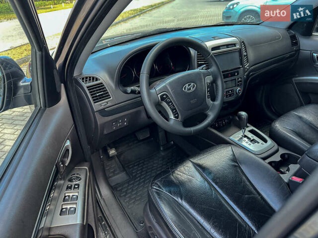 Серый Хендай Санта Фе, объемом двигателя 2.2 л и пробегом 229 тыс. км за 11900 $, фото 56 на Automoto.ua