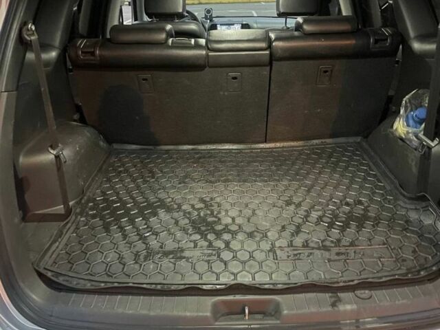 Серый Хендай Санта Фе, объемом двигателя 2 л и пробегом 270 тыс. км за 12000 $, фото 17 на Automoto.ua