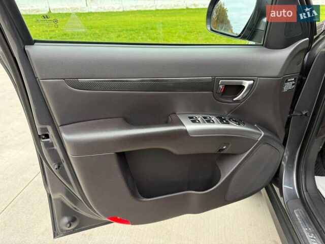 Серый Хендай Санта Фе, объемом двигателя 2.2 л и пробегом 193 тыс. км за 14900 $, фото 25 на Automoto.ua