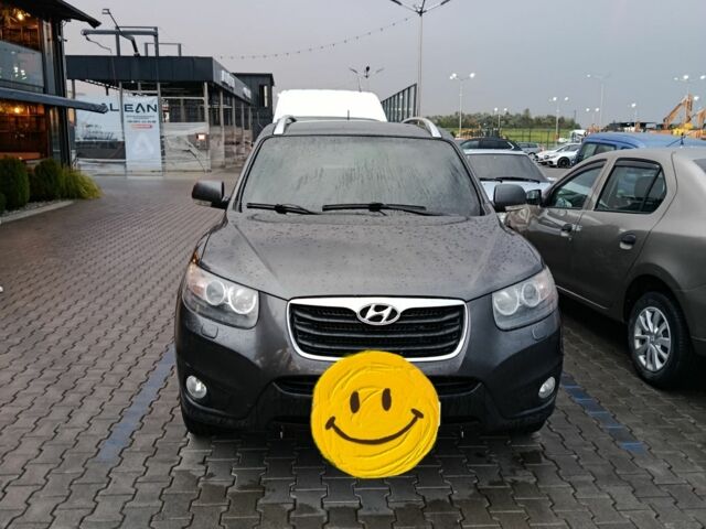 Серый Хендай Санта Фе, объемом двигателя 0 л и пробегом 406 тыс. км за 9057 $, фото 4 на Automoto.ua