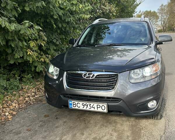 Серый Хендай Санта Фе, объемом двигателя 2.2 л и пробегом 227 тыс. км за 13600 $, фото 9 на Automoto.ua