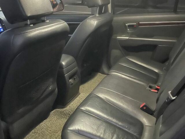 Серый Хендай Санта Фе, объемом двигателя 2 л и пробегом 270 тыс. км за 12000 $, фото 13 на Automoto.ua