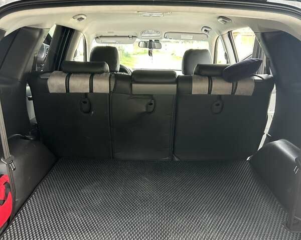 Серый Хендай Санта Фе, объемом двигателя 2.2 л и пробегом 227 тыс. км за 13600 $, фото 23 на Automoto.ua