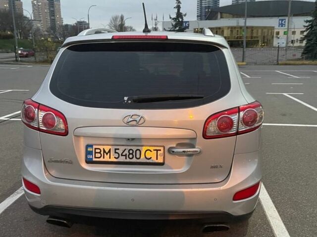 Серый Хендай Санта Фе, объемом двигателя 2 л и пробегом 270 тыс. км за 12000 $, фото 5 на Automoto.ua