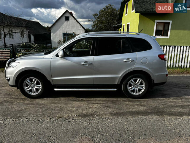 Серый Хендай Санта Фе, объемом двигателя 2.2 л и пробегом 235 тыс. км за 12900 $, фото 2 на Automoto.ua