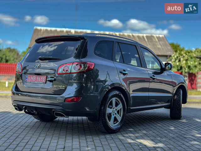 Серый Хендай Санта Фе, объемом двигателя 2.2 л и пробегом 229 тыс. км за 11900 $, фото 12 на Automoto.ua