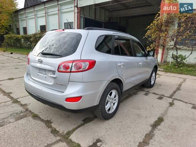 Серый Хендай Санта Фе, объемом двигателя 2.4 л и пробегом 160 тыс. км за 7700 $, фото 7 на Automoto.ua