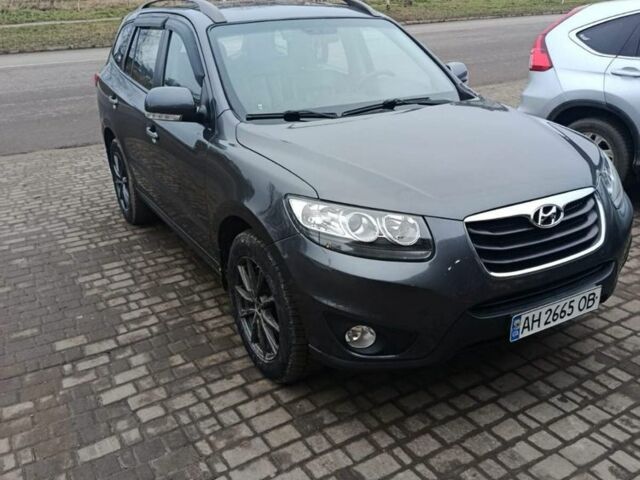 Серый Хендай Санта Фе, объемом двигателя 2.2 л и пробегом 180 тыс. км за 10700 $, фото 2 на Automoto.ua