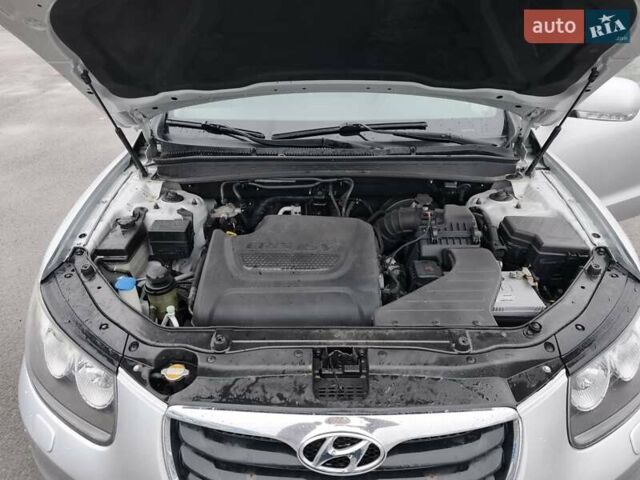 Серый Хендай Санта Фе, объемом двигателя 2.2 л и пробегом 258 тыс. км за 10950 $, фото 36 на Automoto.ua
