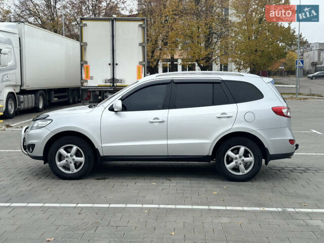 Серый Хендай Санта Фе, объемом двигателя 2.2 л и пробегом 266 тыс. км за 11700 $, фото 6 на Automoto.ua