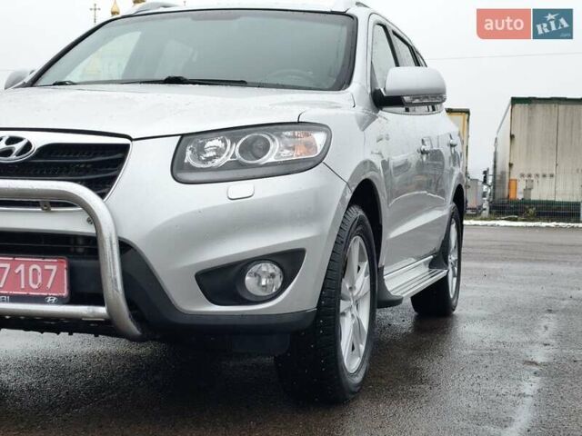 Серый Хендай Санта Фе, объемом двигателя 2.2 л и пробегом 258 тыс. км за 10950 $, фото 6 на Automoto.ua