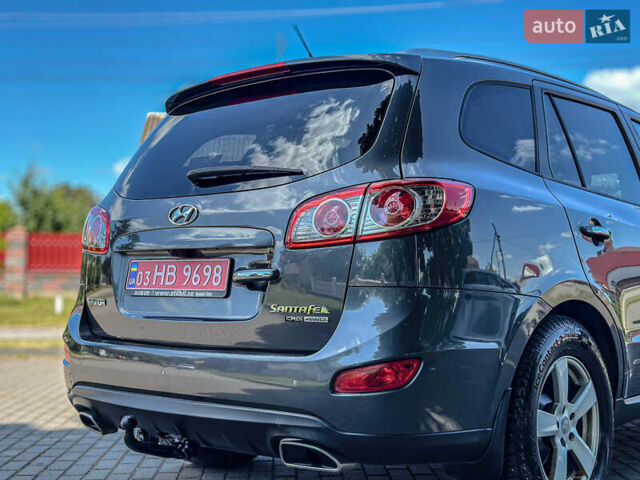 Серый Хендай Санта Фе, объемом двигателя 2.2 л и пробегом 229 тыс. км за 11900 $, фото 30 на Automoto.ua