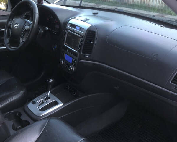 Серый Хендай Санта Фе, объемом двигателя 2.2 л и пробегом 265 тыс. км за 12500 $, фото 10 на Automoto.ua