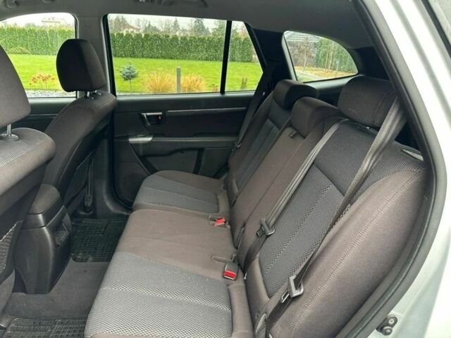 Серый Хендай Санта Фе, объемом двигателя 2.2 л и пробегом 219 тыс. км за 4300 $, фото 7 на Automoto.ua