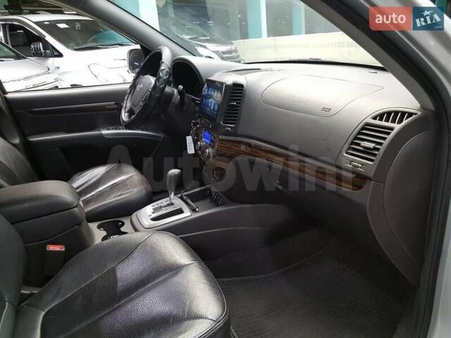 Серый Хендай Санта Фе, объемом двигателя 2 л и пробегом 92 тыс. км за 11900 $, фото 29 на Automoto.ua