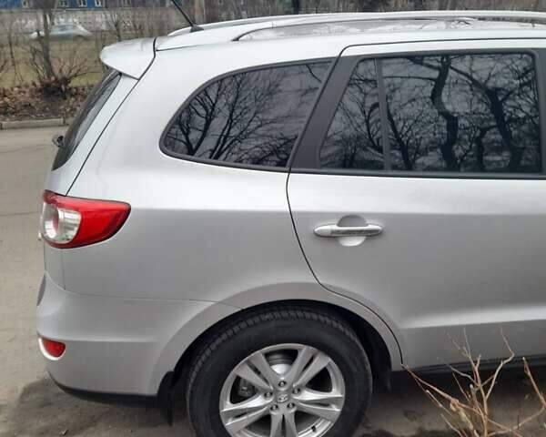 Сірий Хендай Санта Фе, об'ємом двигуна 2.2 л та пробігом 278 тис. км за 12500 $, фото 7 на Automoto.ua