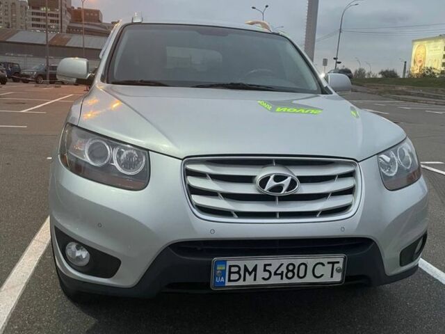 Серый Хендай Санта Фе, объемом двигателя 2 л и пробегом 270 тыс. км за 12000 $, фото 1 на Automoto.ua