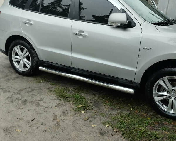 Серый Хендай Санта Фе, объемом двигателя 2 л и пробегом 271 тыс. км за 10950 $, фото 11 на Automoto.ua