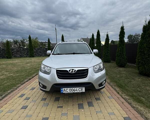 Хендай Санта Фе 2010 в Луцке на Automoto.ua Серый Хендай Санта Фе, объемом двигателя 2.2 л и пробегом 200 тыс. км за 12000 $, фото 1 на Automoto.ua