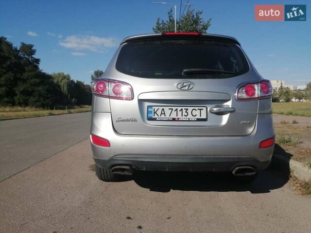 Серый Хендай Санта Фе, объемом двигателя 2 л и пробегом 370 тыс. км за 12200 $, фото 2 на Automoto.ua