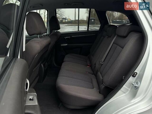 Серый Хендай Санта Фе, объемом двигателя 2.2 л и пробегом 260 тыс. км за 11800 $, фото 8 на Automoto.ua