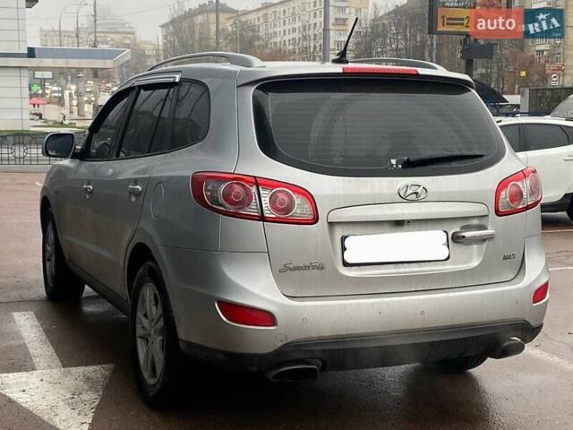 Серый Хендай Санта Фе, объемом двигателя 2 л и пробегом 270 тыс. км за 11900 $, фото 3 на Automoto.ua