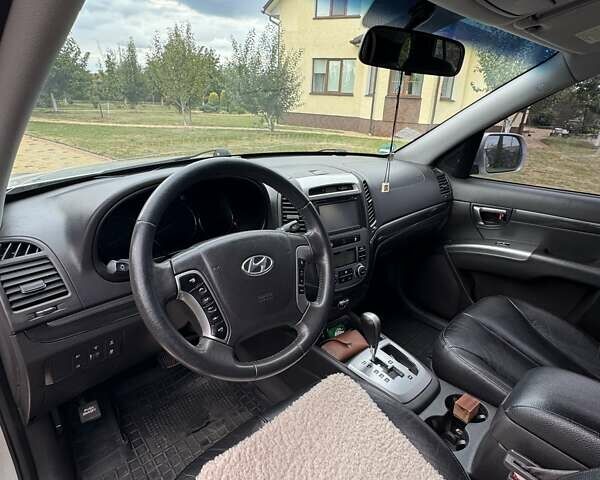 Хендай Санта Фе 2010 в Луцке на Automoto.ua Серый Хендай Санта Фе, объемом двигателя 2.2 л и пробегом 200 тыс. км за 12000 $, фото 4 на Automoto.ua