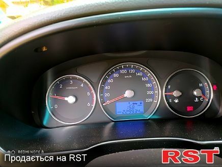 Серый Хендай Санта Фе, объемом двигателя 2.2 л и пробегом 226 тыс. км за 10850 $, фото 4 на Automoto.ua